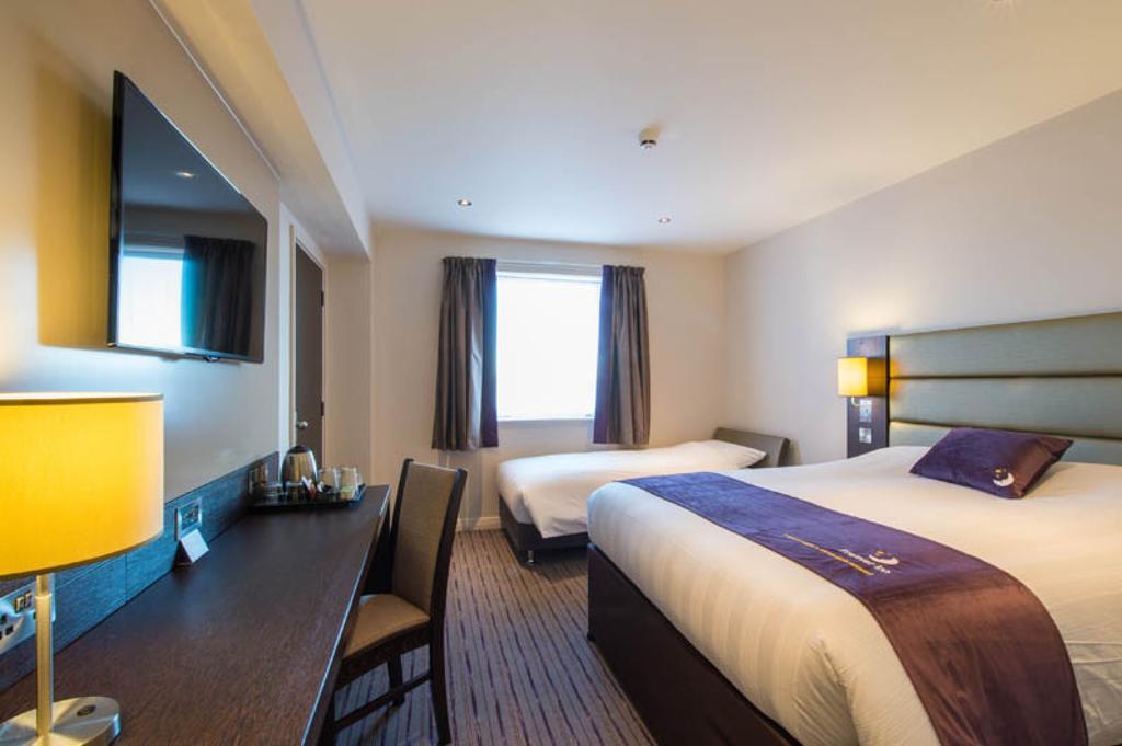 Premier Inn Birmingham City Centre Broad Street Exterior photo