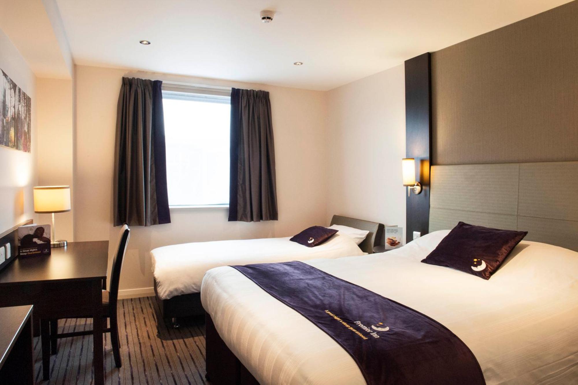 Premier Inn Birmingham City Centre Broad Street Exterior photo